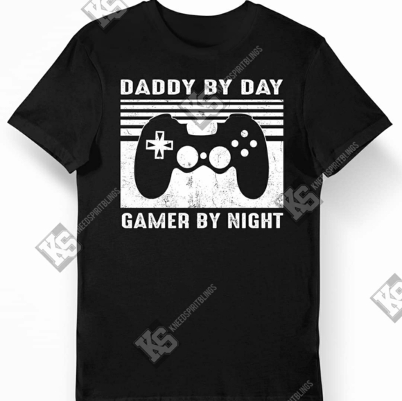 Daddy by Day‎ Gamer by Night Tee - Picture 1 of 2